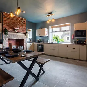 Holiday home Holmfield House